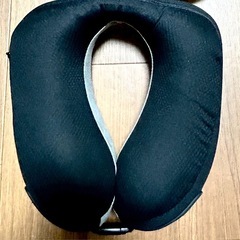 ②【美品】Go Travel社　米国製　Memory Dreamer デラックスメモリーネックピロー　トラベルピロー　低反発枕　携帯まくら　旅行用品　トラベルギア　クッション　キャンプ　アウトドア用品　首枕　快適グッズ　Neck Pillowの画像