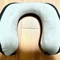 ②【美品】Go Travel社　米国製　Memory Dreamer デラックスメモリーネックピロー　トラベルピロー　低反発枕　携帯まくら　旅行用品　トラベルギア　クッション　キャンプ　アウトドア用品　首枕　快適グッズ　Neck Pillowの画像