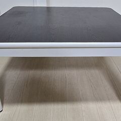 テーブル　75cm×75cmの画像