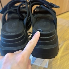 yello TOKYO BLACK SINGLE SNEAKER SANDALSの画像