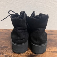 ブラックスエードワークブーツの画像