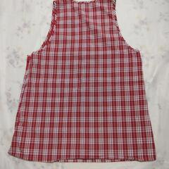中古品　保育士用のエプロン①の画像