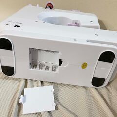 【美品・使用少】FHSM-505 ポータブルミシン 動作確認済（直線縫い）ペダル・ACアダプター付　単3乾電池で使用可能！の画像