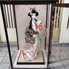 古民家　アンティーク　日本人形　舞妓　踊り子　和風　着物　 伝統的な着物の画像