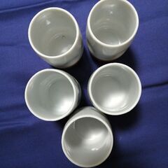 絵柄 陶器コップ 5個セット湯呑み　お茶　コップ　未使用の画像