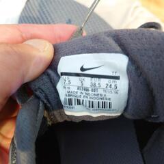 USED NIKE ナイキ スニーカー 852466-001 24.5cmの画像