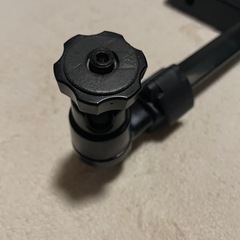 あげます自動車リアシートモニター取り付けステーの画像