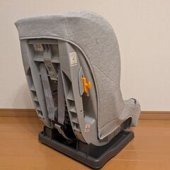 【チャイルドシート】グレー、タカタ、赤ちゃんの画像