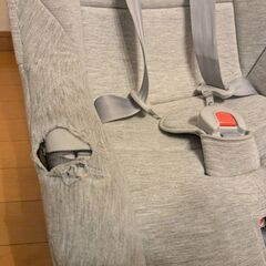 【チャイルドシート】グレー、タカタ、赤ちゃんの画像