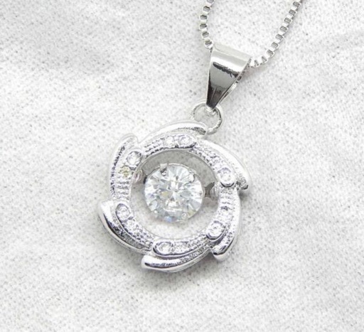 ダイヤモンド　ネックレス