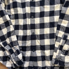 UNIQLOギンガムチェックシャツの画像