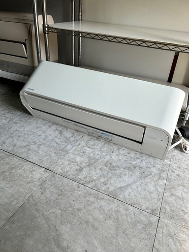 東芝　エアコン　5.6kw 18畳タイプ　2018年式