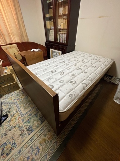 【定価44万円】シモンズセミダブルベッド