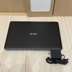 ASUS X540Y ノートパソコン 15.6インチの画像