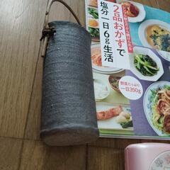 まとめて　鉄製花瓶など　様々なものの画像