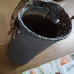 まとめて　鉄製花瓶など　様々なものの画像
