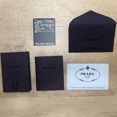 【新品】PRADA プラダ　キーケース　付属品完備の画像