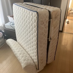 ベッドの画像