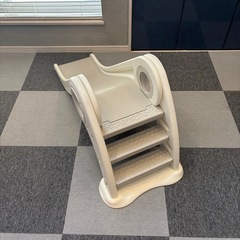 ホワイト スライド式滑り台 階段付きの画像