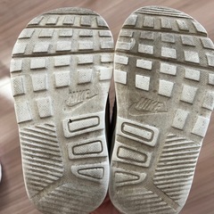 キッズNIKEスニーカー
の画像