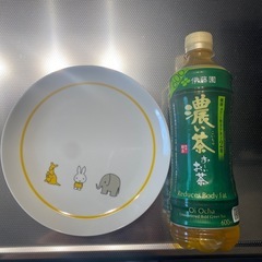 お皿の画像
