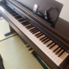 電子ピアノ　Roland 