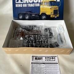 アオシマ文化教材社 日野 HH トラクターヘッド 1/32 ヘビーフレイトシリーズ No.17 日野 HH トラクターヘッド 未組立品  の画像