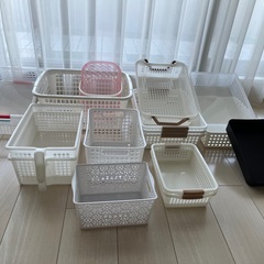 値下げしました　プラスチック収納・整理ケース２４個セットの画像