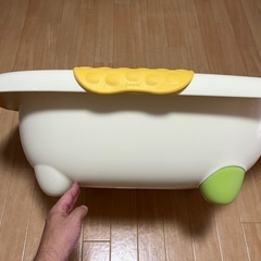 ベビーバス　コンビ　軽量　の画像
