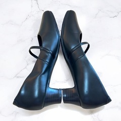 AQUA LADY アクアレディ パンプス 24cm ブラック ストラップの画像
