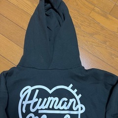 ヒューマンメイド　パーカーの画像