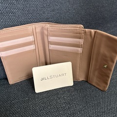(日用品交換OK品〉ジルスチュアート折りたたみ財布の画像