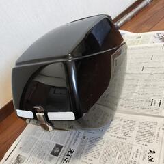 無料です　バイク　リアボックスの画像