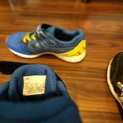 asicsスニーカーの画像