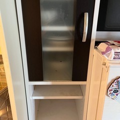 【9/8まで投稿】スリムタイプ食器棚の画像