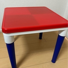 LEGOレゴテーブル・イス2脚の画像