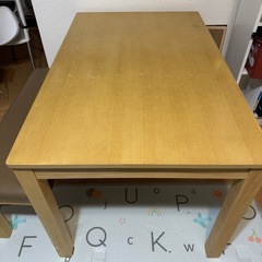 テーブル・ベンチ付きの画像