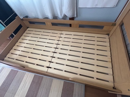 取り引き中　
木製　 2段ベット