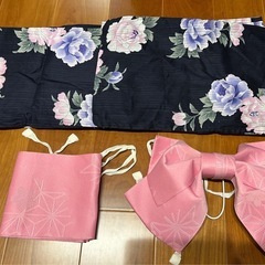 アベイル　紺色花柄浴衣・作り帯・下駄 　3点セットの画像