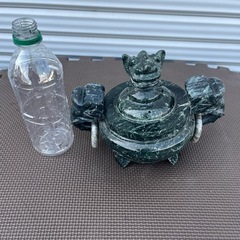 獅子装飾の黒色香炉の画像