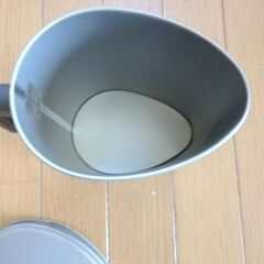 オイルポット　油こし器　ステンレス　未使用　仕舞っていて外のみ少々サビ有りの画像