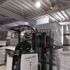 日給11400円！交通費もお支払します！長期勤務可能な方、転職をお考え方チャンス！倉庫内でのフォークリフト作業員の画像