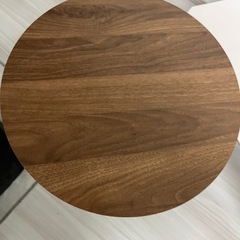 折りたたみテーブル&サイドテーブルになるカゴ収納の画像