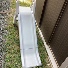 滑り台の画像