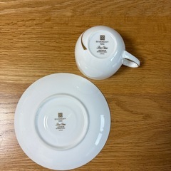 ジバンシー　カップ&ソーサーの画像