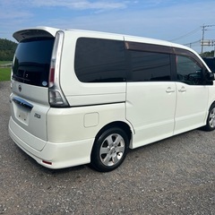 ブラックOK自社ローンの車屋　4.5点　セレナ　平成22年式　走行8万キロ　車検2年付　ナビ　テレビ　DVD  Bluetooth の画像