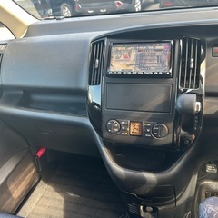 ブラックOK自社ローンの車屋　4.5点　セレナ　平成22年式　走行8万キロ　車検2年付　ナビ　テレビ　DVD  Bluetooth の画像