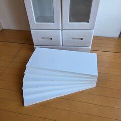 未使用訳あり 書棚 幅59.5 奥行31.5 高さ177.5 ホワイト ガラスキャビネット 天然木 桐 桐材 リビングボード ガラス扉 引出し 収納棚の画像