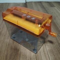 ⭐️２４日まで❗️⭐️手動シュレッダー 中古❗️使用期間１日❗️の画像