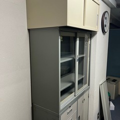 スチールキャビネット上下　おまけ付きの画像